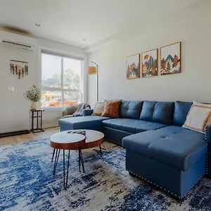 Haven At Greenbridge Close To Airport And Downtown Holiday home